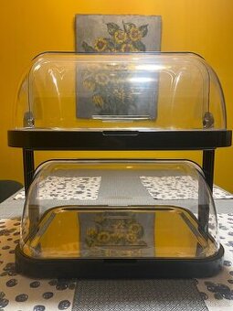 Vitrína na zákusky