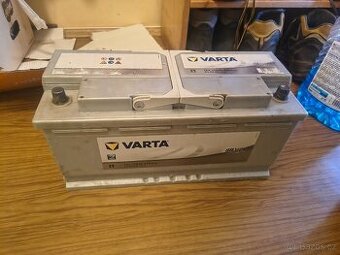 Autobaterie 12V 110AH Varta - dobrý stav