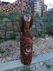 dekorace dřevěná sova vyřezávaná motorovou pilou