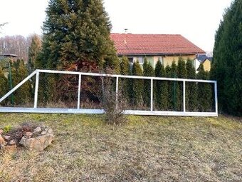 Pozinkovaná brána