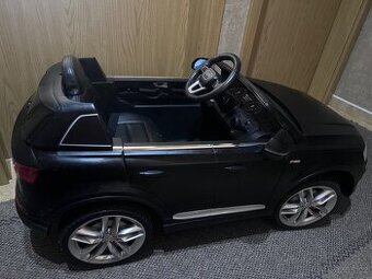 Elektrické auto