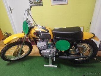 ČZ 250 980.3 ŽLUŤÀK