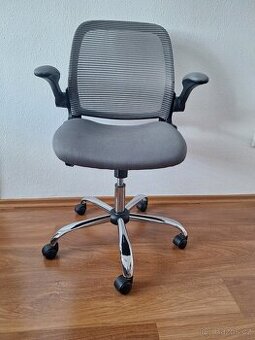 Prodám kancelářskou židli.