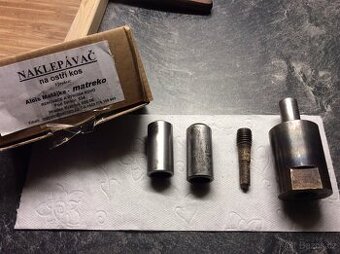 Naklepávač na ostří kos se dvěma kloboučky - MATREKO - 1