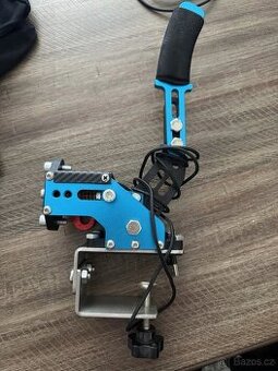 Ruční brzda pro logitech.