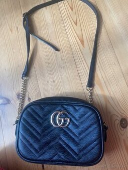 Černa crosbody kabelka Gucci