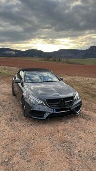Havarovaný mercedes benz E300 2014 cabrio AMG paket
