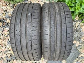245/35 R20