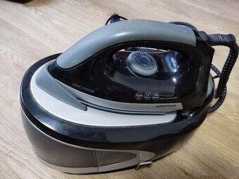 Napařovací žehlička Grundig SIS 8250 s bojlerem