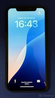 iPhone 11 64GB Black, krásný stav