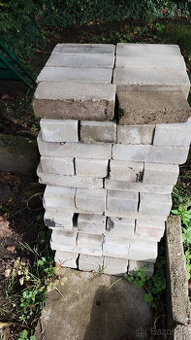 bílé cement. cihly