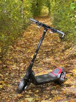 Elektrická koloběžka / Skútr