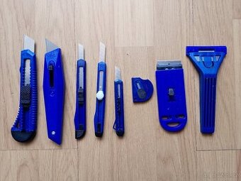 Sada nožů pro ruční práce.