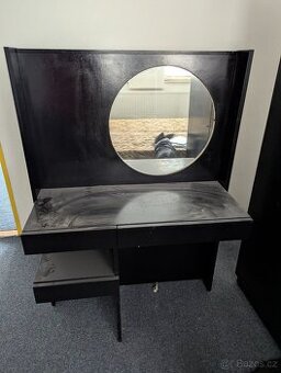 starší skříně - pevné