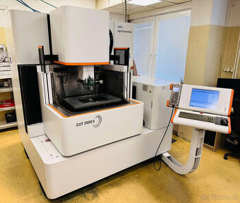 Drátová řezačka AGIE CHARMILLES CUT 2000 S + příslušenství