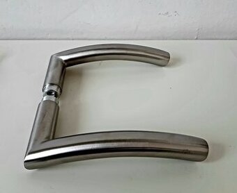 Dveřní kování AC-T Pipa R (nerez), kliky s rozetou