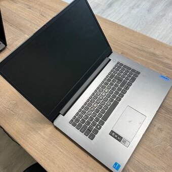Lenovo Ideapad 17" na ND