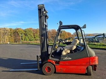 Vysokozdvižný elektrický vozík Linde E30