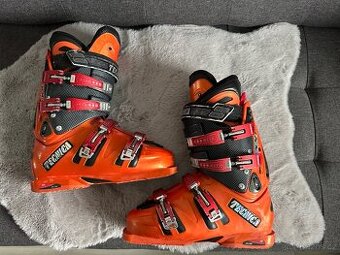 Lyžařské boty lyžáky Tecnica  28.5 (44) skelet 330 mm.