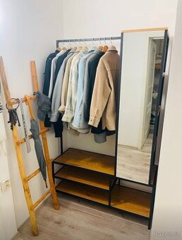 Předsíňová stěna + vešák