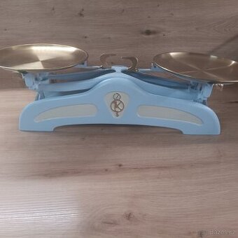 Staré kuchyňské váhy modré