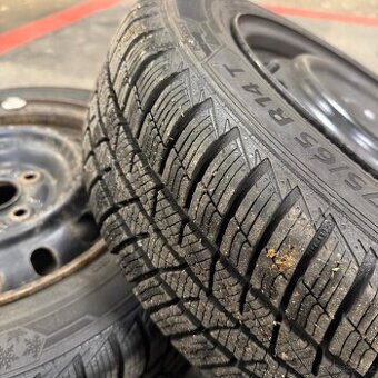 Zimní pneu Barum 175/65 R14 T včetně disků