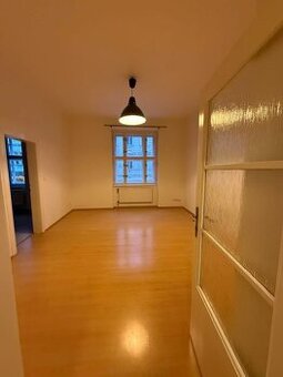 Prostorný byt 3kk v Praze na Vinohradech