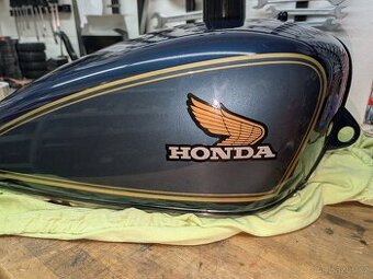 Nádrž Honda CX500c