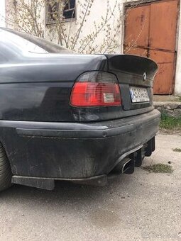 Spoiler pod prahy CSL pro BMW E39 M5 BEST FIT