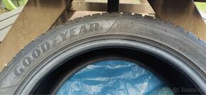 Zimní pneu Goodyear Ultragrip 235/45/R18 98V 4ks