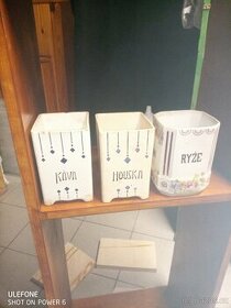 Porcelánové dózy