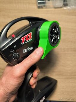 Ovládání jednou rukou Traxxas Qi Trx4 a jiná rádia