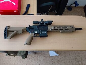Airsoftová zbraň SA-H08 ONE + vybavení