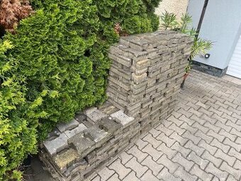 zámková dlažba ca. 9 m2 / za odvoz