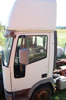 Prodám kabinu Iveco Daily se spací nástavbou.