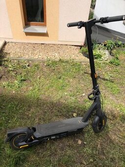 Elektricka koloběžka ninebot G2 MAX