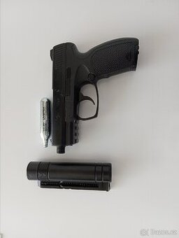 AIR SOFT Pistole na co2 bombičky