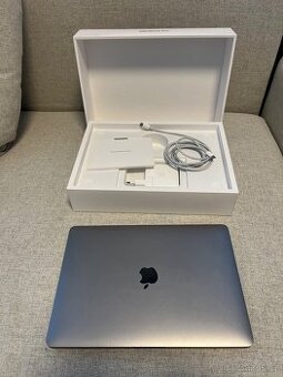 Maxbook Pro: Intel CPU, 16GB RAM, 512GB SSD
