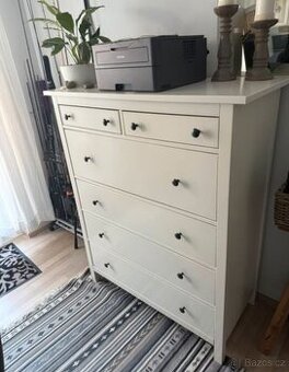 Komoda Hemnes v lesku