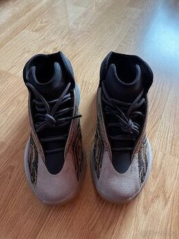 Adidas Yezzy QNTM Amber Tint