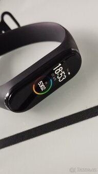 Fitness náramek Xiaomi band 4