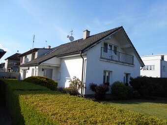 Prodej krásného RD se zahradou u Hradce Králové