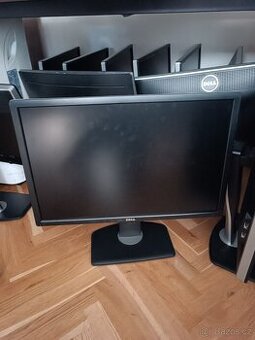 Nabízím staré monitory DELL