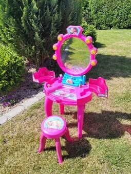Barbie stolek