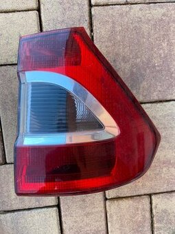 FORD GALAXY ZADNÍ PRAVÉ SVĚTLO A NÁRAZNÍK