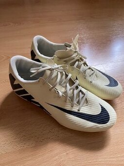 Kopačky junior Nike vel. 40