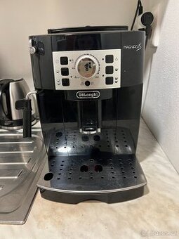 Automatický kávovar Delonghi Magnifica S