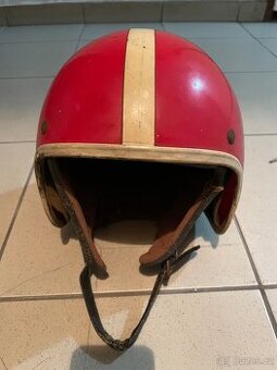Retro helma