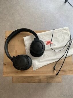 Sluchatka JBL 770NC