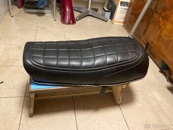 Norton Commando sedlo